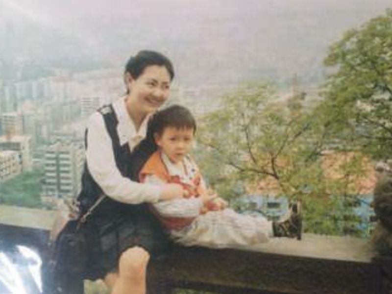 1992年保姆偷走雇主儿子，养了26年后想归还，亲母怒怼：甩包袱