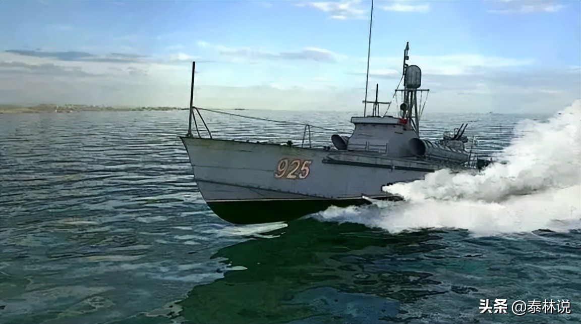 1954�꣬�Ҿ����׿�ͧҹϮ���˻�����ʧȥĿ�꣬ͻȻ�н��ƹ�һ��