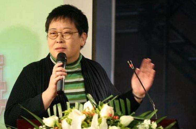 至今还未婚的10位央视女主持，最大57岁，最小33岁，个个才貌兼备