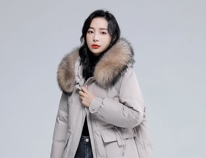 波司登和雅鹿哪個好？對比后你會明白：買羽絨服別太看重品牌