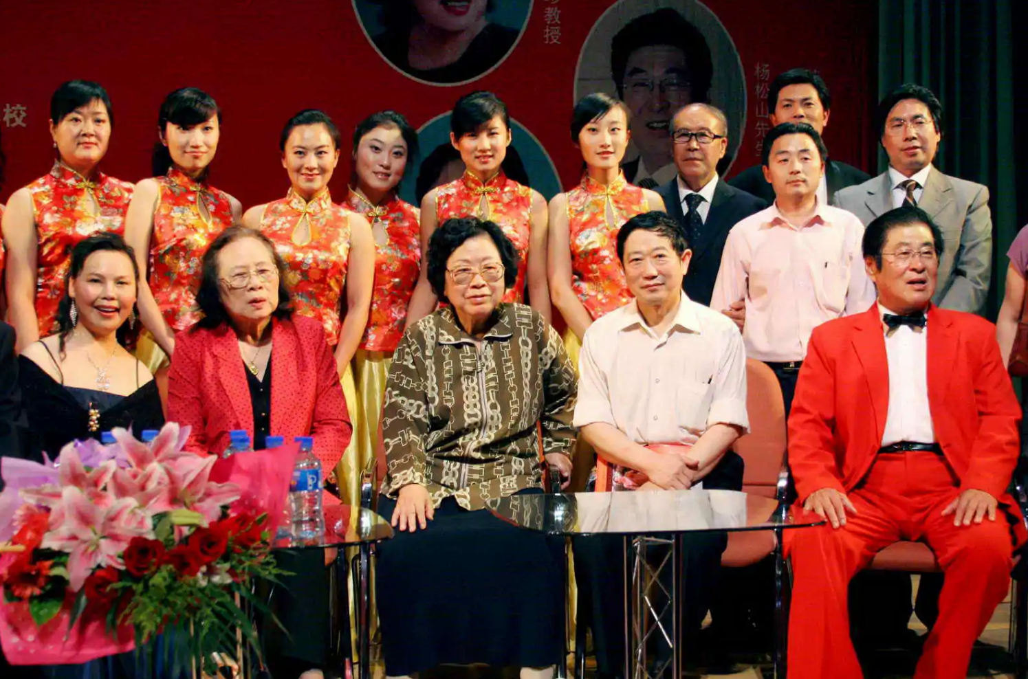 著名歌唱家王昆：和丈夫相伴71年，丈夫离世2个月后，她追随而去