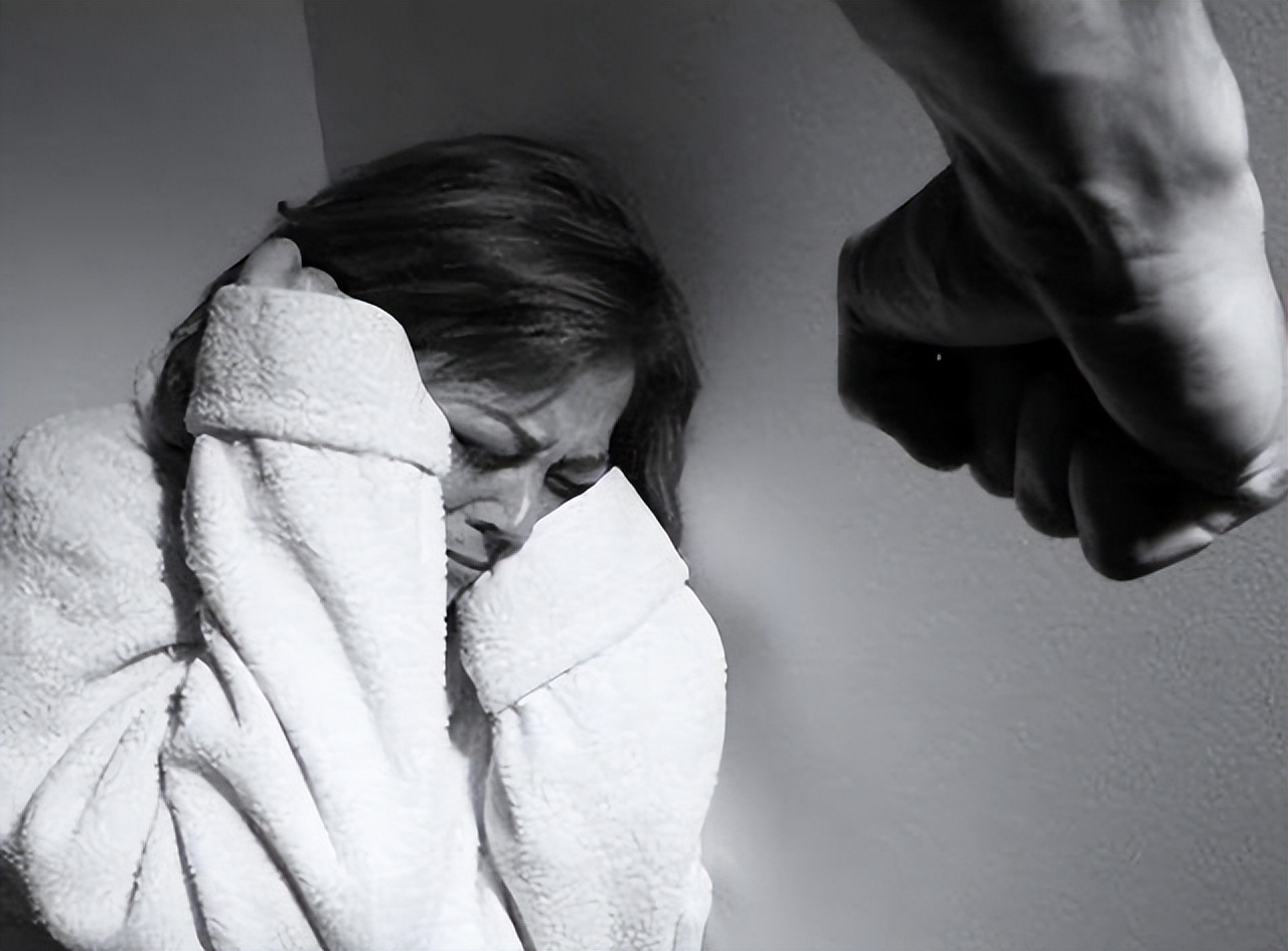 如果有一天，你的女儿不幸被女婿家暴了，请你一定要这样做