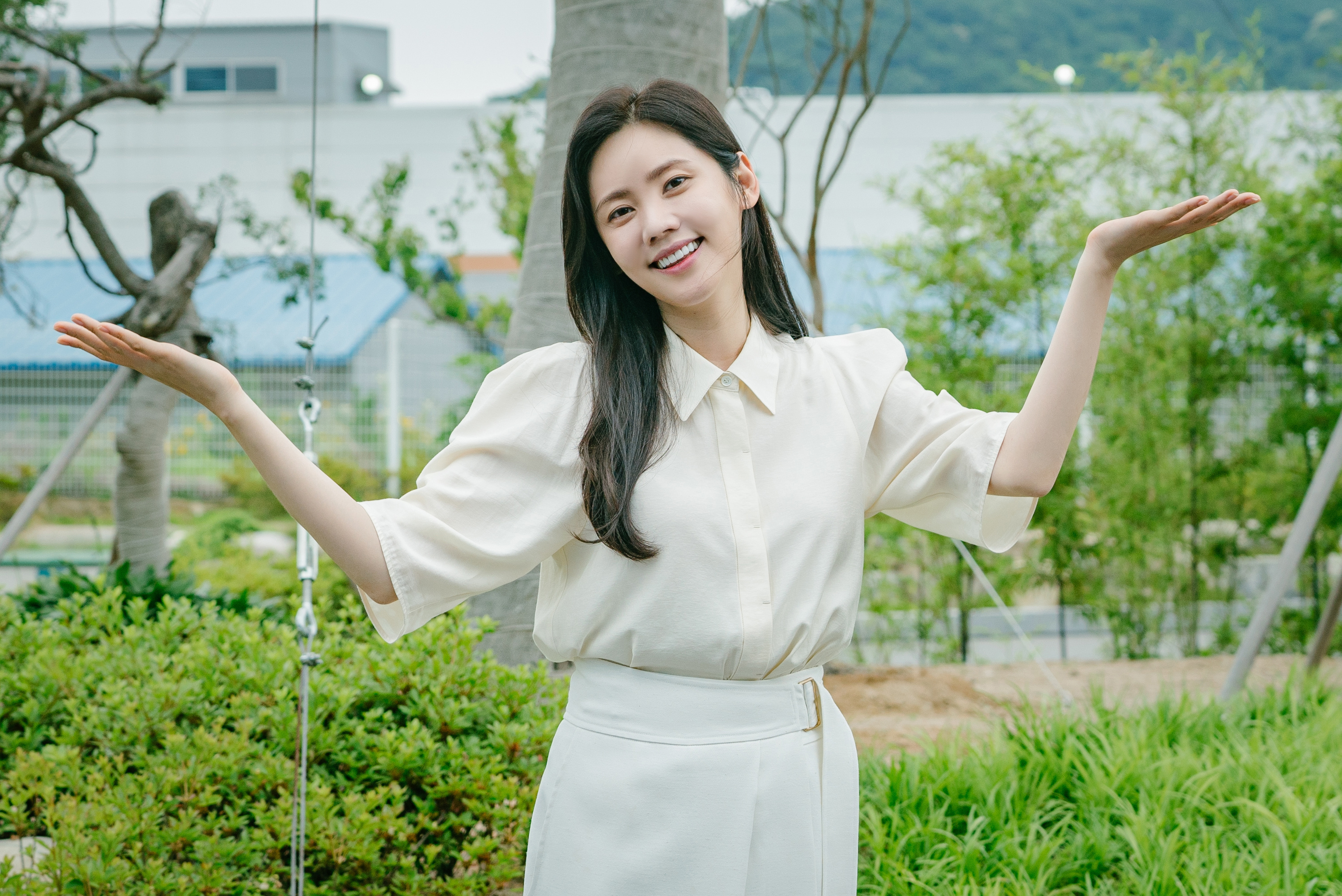 秋瓷炫高清壁纸，嫁入中国的韩国女星