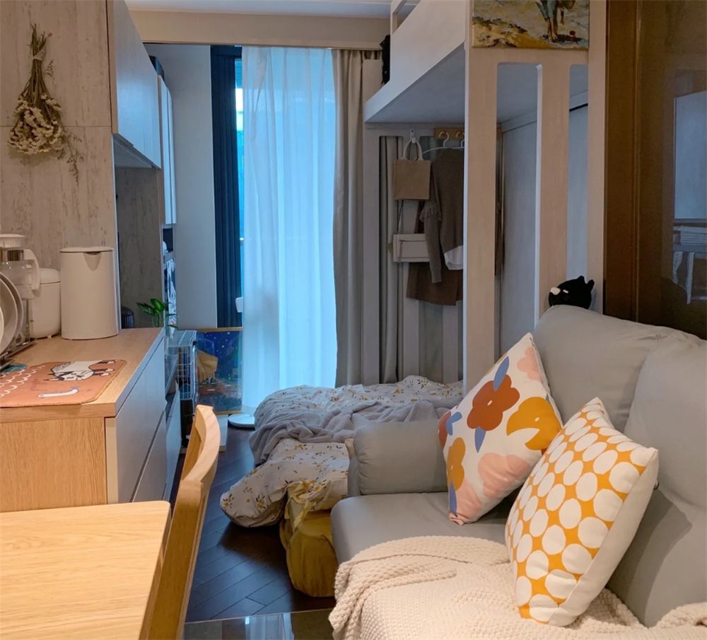香港姑娘独居20㎡小屋装修日记：简约温馨，麻雀虽小五脏俱全