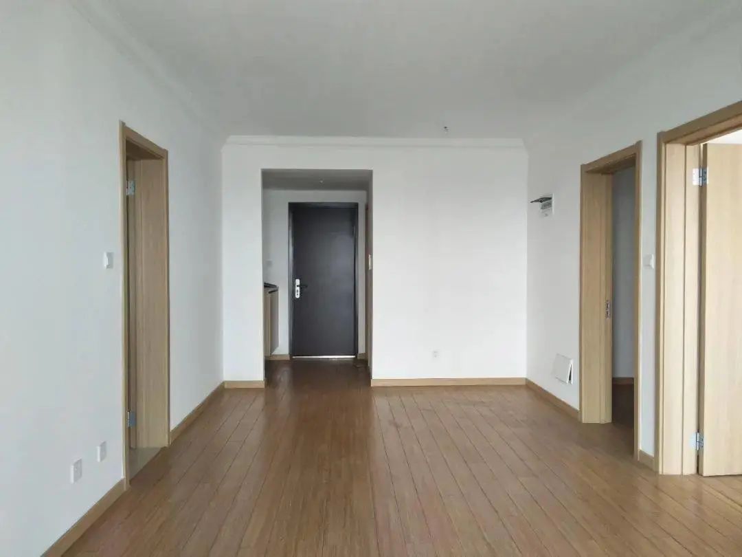 80㎡二房，花5W爆改成浪漫轻奢风的一居室，实用性更强，颜值更高