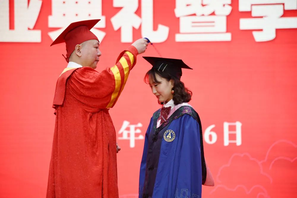 《孤勇者》寄语，“礼”送毕业生，2022届毕业典礼温情满满！