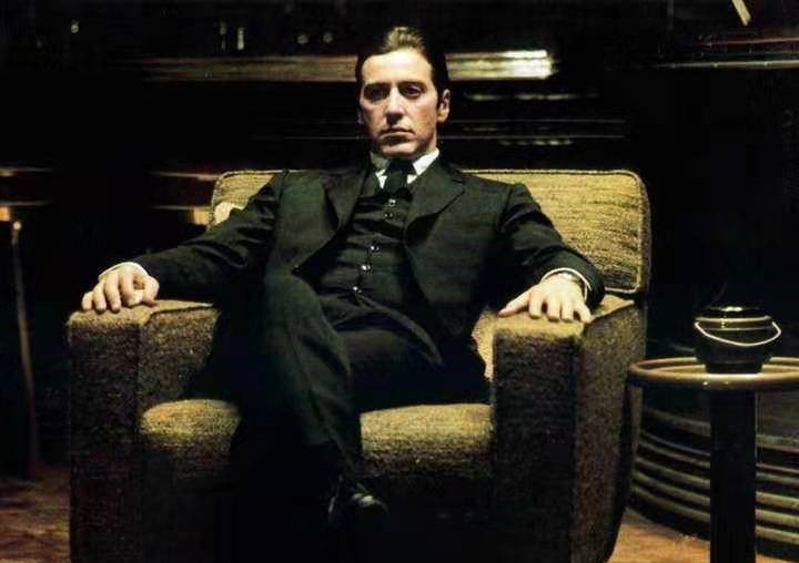 西服电影|黑帮经典《教父3》权利更迭,风云又起