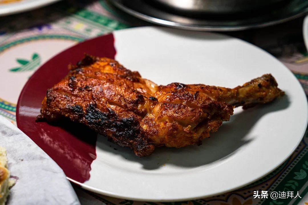 这家土味巴基斯坦餐厅被阿迪达斯相中，联名复古鞋一双炒到8万元