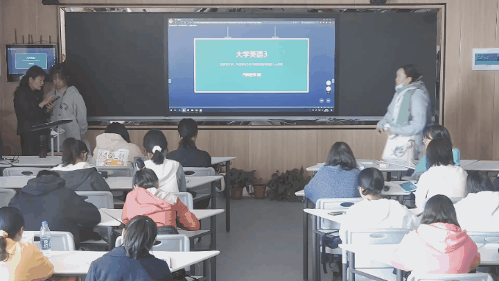 走，一起去看看黑科技下的大学校园的一天