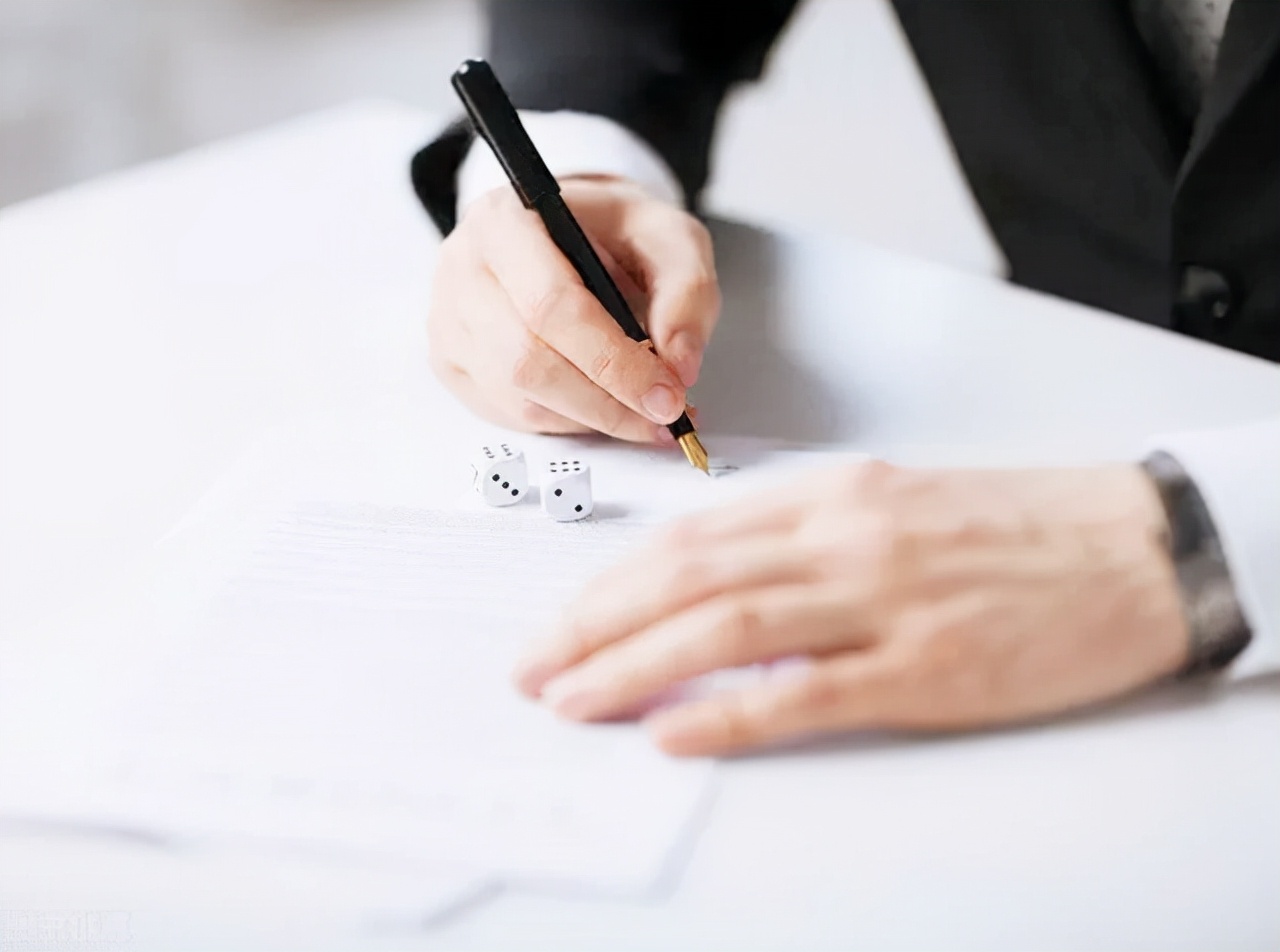 2005年，清华女博士因不想离婚而弑夫，事后与亡夫共住7天7夜