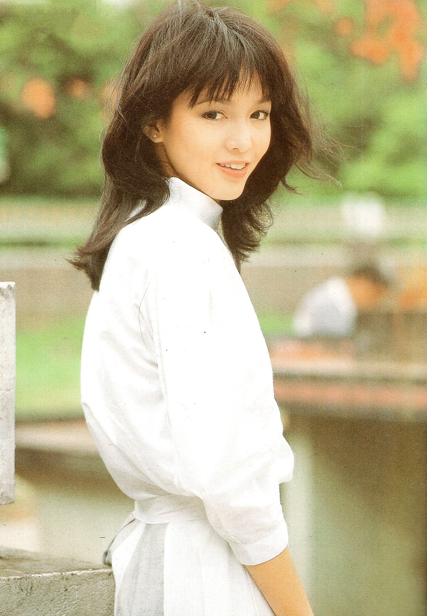 “香江奇女”郑裕玲：两段感情耗费26年青春，64岁未婚没孩子