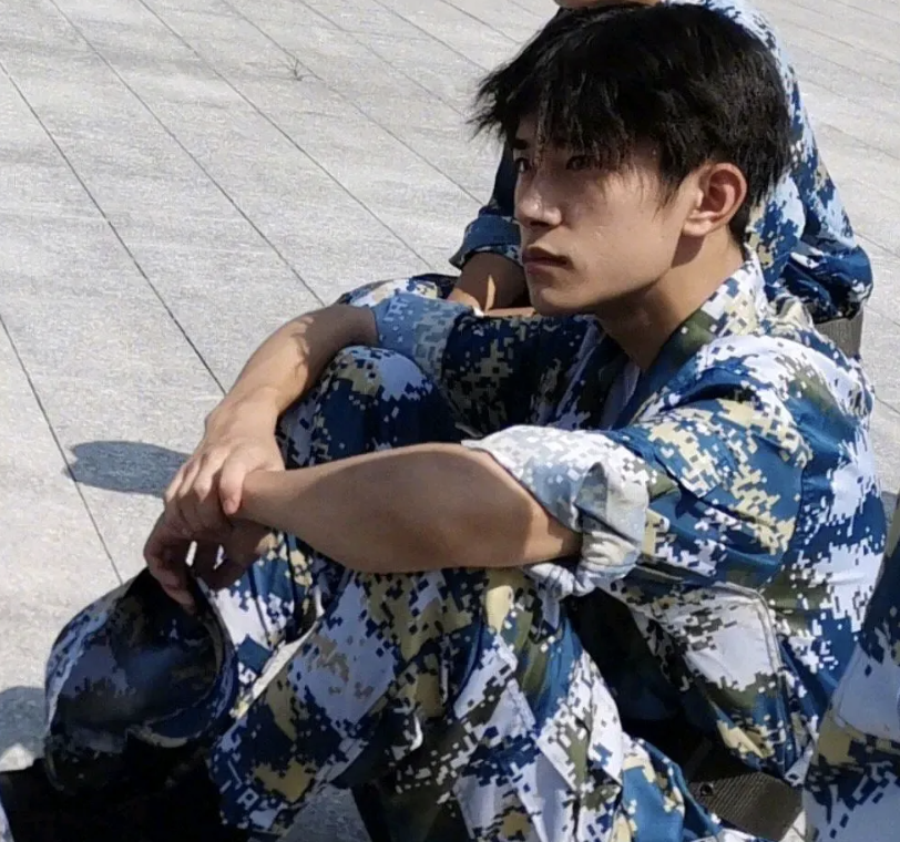 中戏北电2018级毕业啦！7位小生小花带光环出校园，未来一片光明