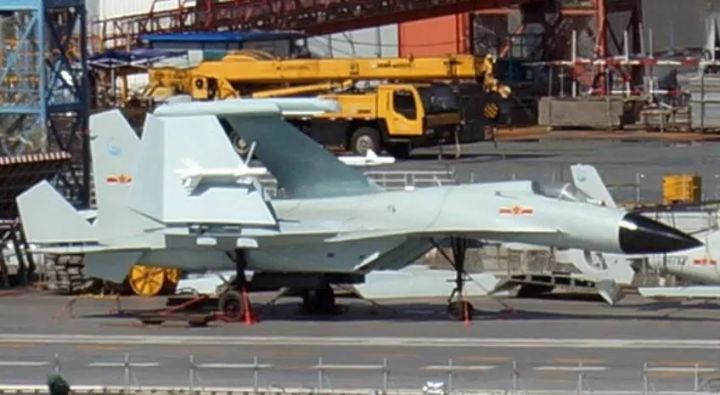 ��-35����½�غ�ĸѵ�����أ�18����ͬ�����պ���ӥ�뵯����