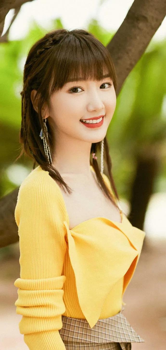 毛晓彤，赵露思，梁洁和胡意旋，谁最甜美