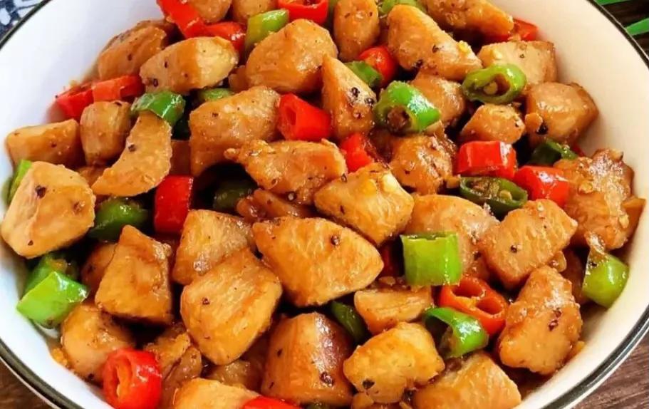 减肥必备的十大低卡减脂菜，有肉有菜有汤 既能吃饱还不担心长胖
