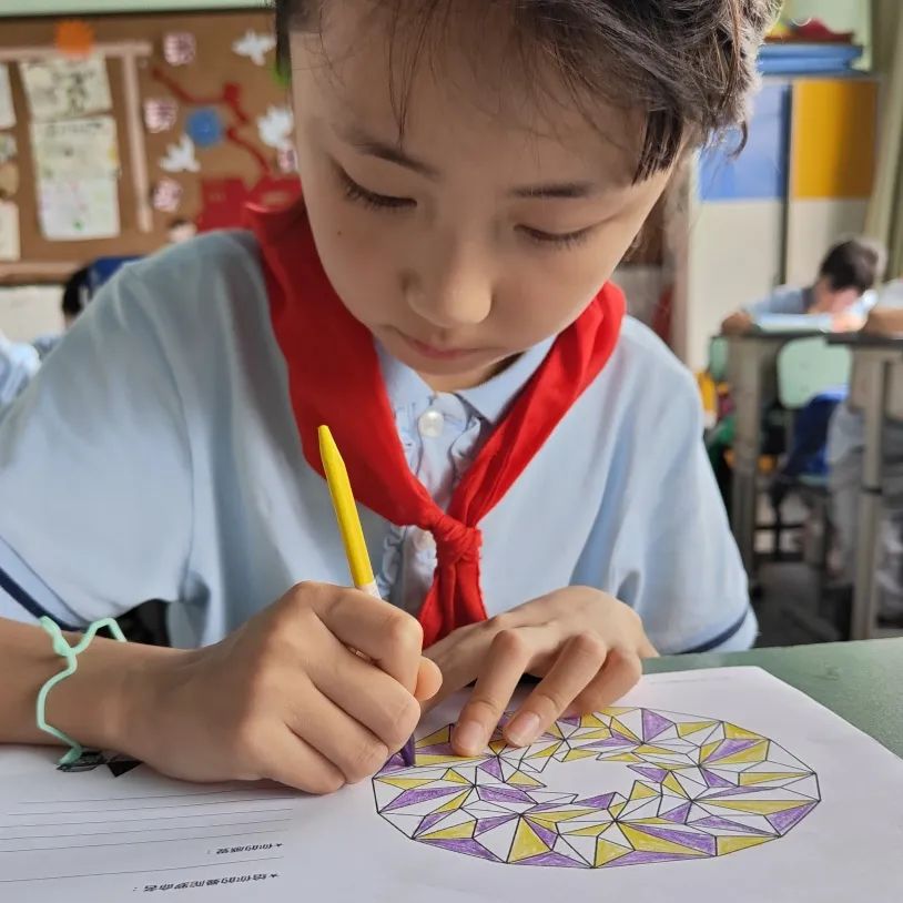 关爱自我·向阳启航——四川天府新区南湖小学心理健康月活动掠影