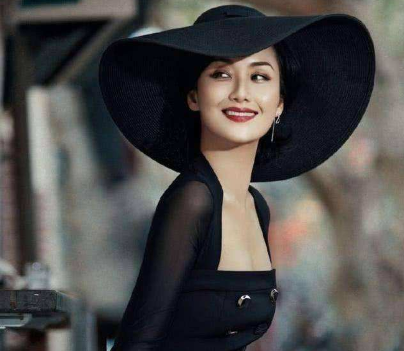 天生一张养尊处优的脸，自带贵妇气场，这6位“妈妈专业户”厉害