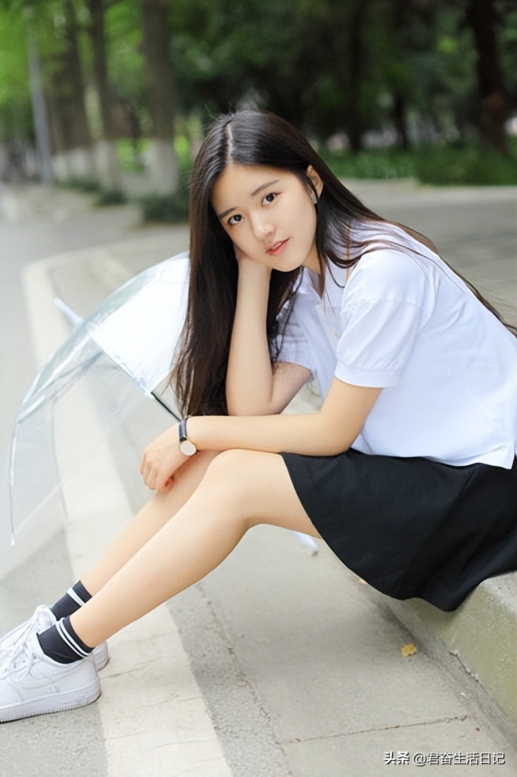 隔壁班上的清纯美女校花