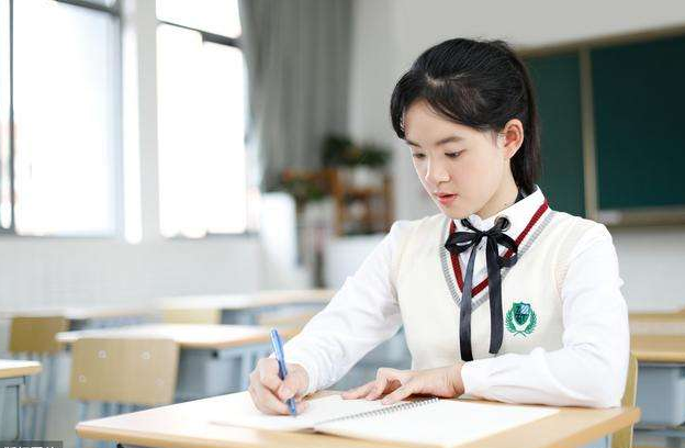 高考生满分作文《酒》，全文只字未提一个酒，却让读的人醉了心脾