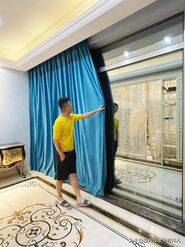他家四层大别墅，500万豪华装修，客厅摆床、冰箱贴膜，处处踩坑