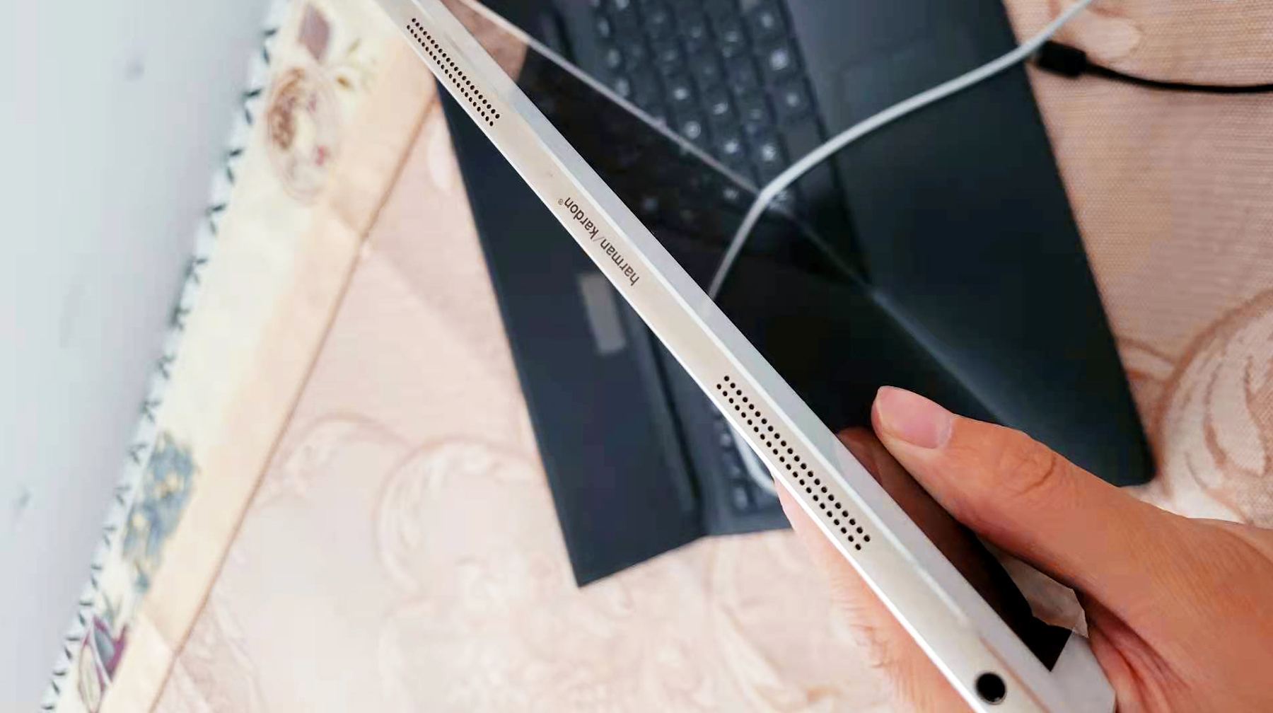 比笔记本电脑便携好用，这款华硕平板，2.8k屏幕娱乐体验出色