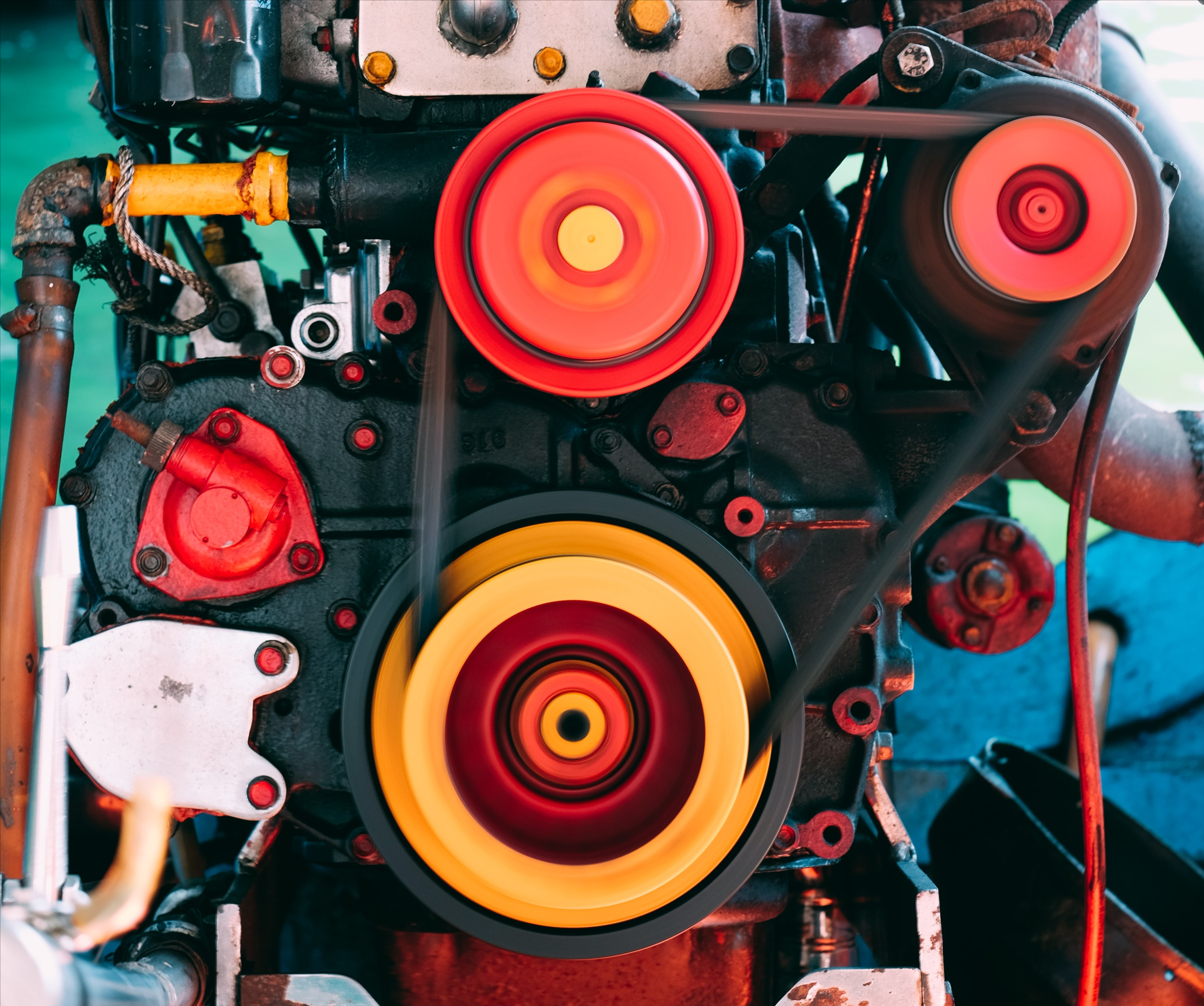 汽車(chē)電瓶沒(méi)電了，光靠原地怠速能充滿嗎？毀不毀車(chē)？