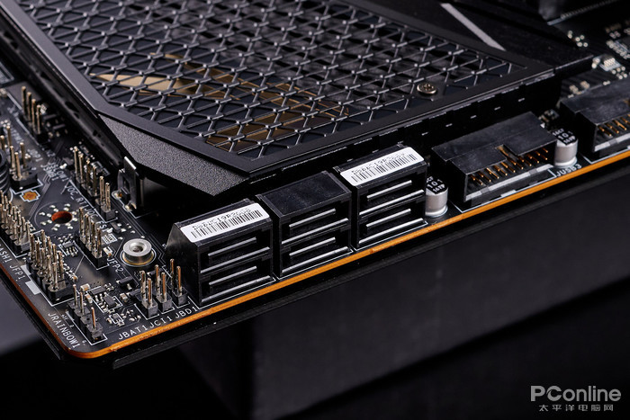 微星MEG Z690 ACE主板评测：规格全面升级的黑金战神