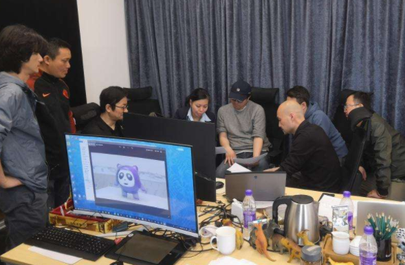 冬奥吉祥物“冰墩墩”可爱爆棚，设计它的学校，却不是985高校