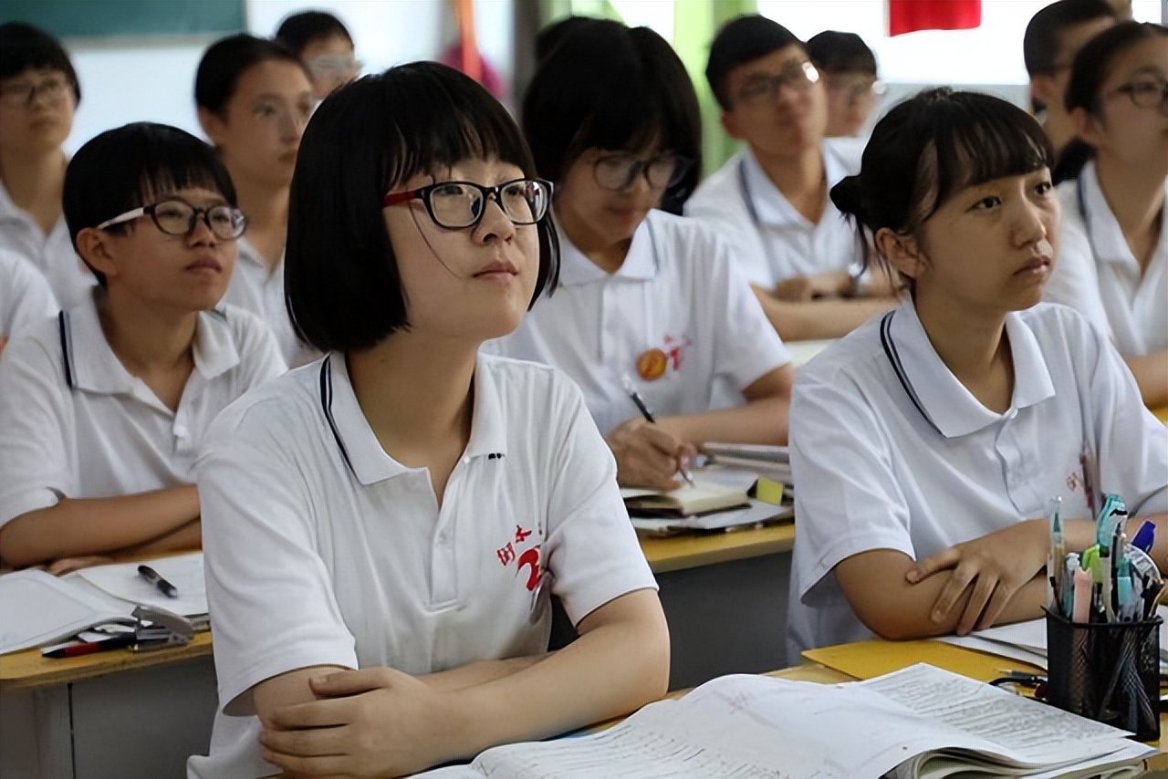 各大媒体点名曝光四川这5所大学，毕业证分文不值，家长谨慎报考