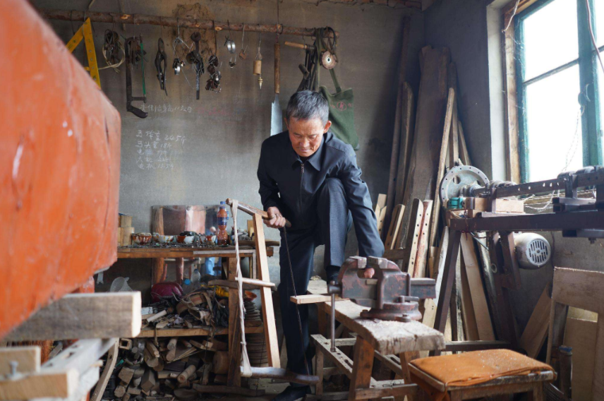 农民李景阳：8年造出电动“木牛流马”，载千斤重物，获发明专利