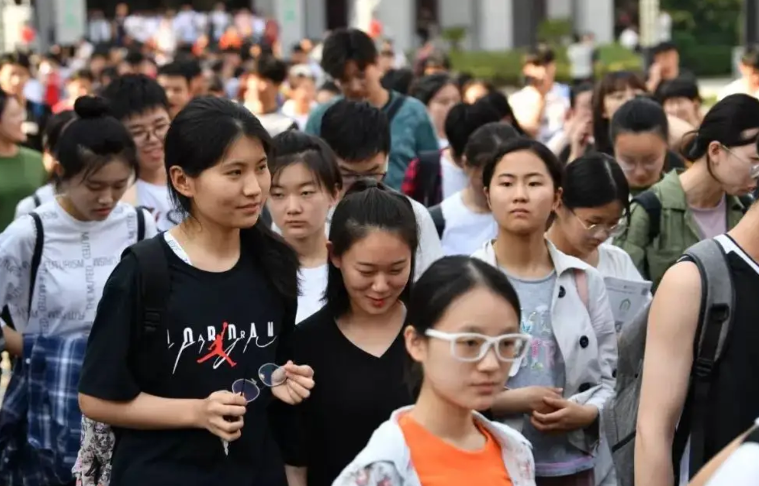 填报志愿决定高考成败，考生用这6种方法，可找到“冲稳保”大学