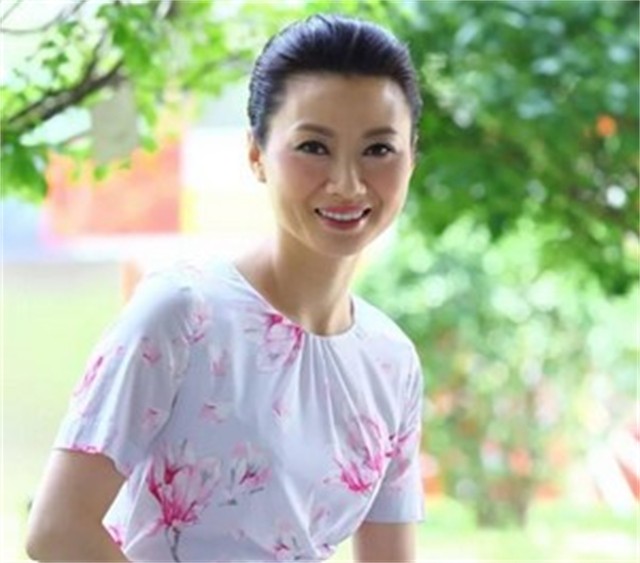 名校美女教授杨雨：我和李清照一样，“好酒、好赌还好色”