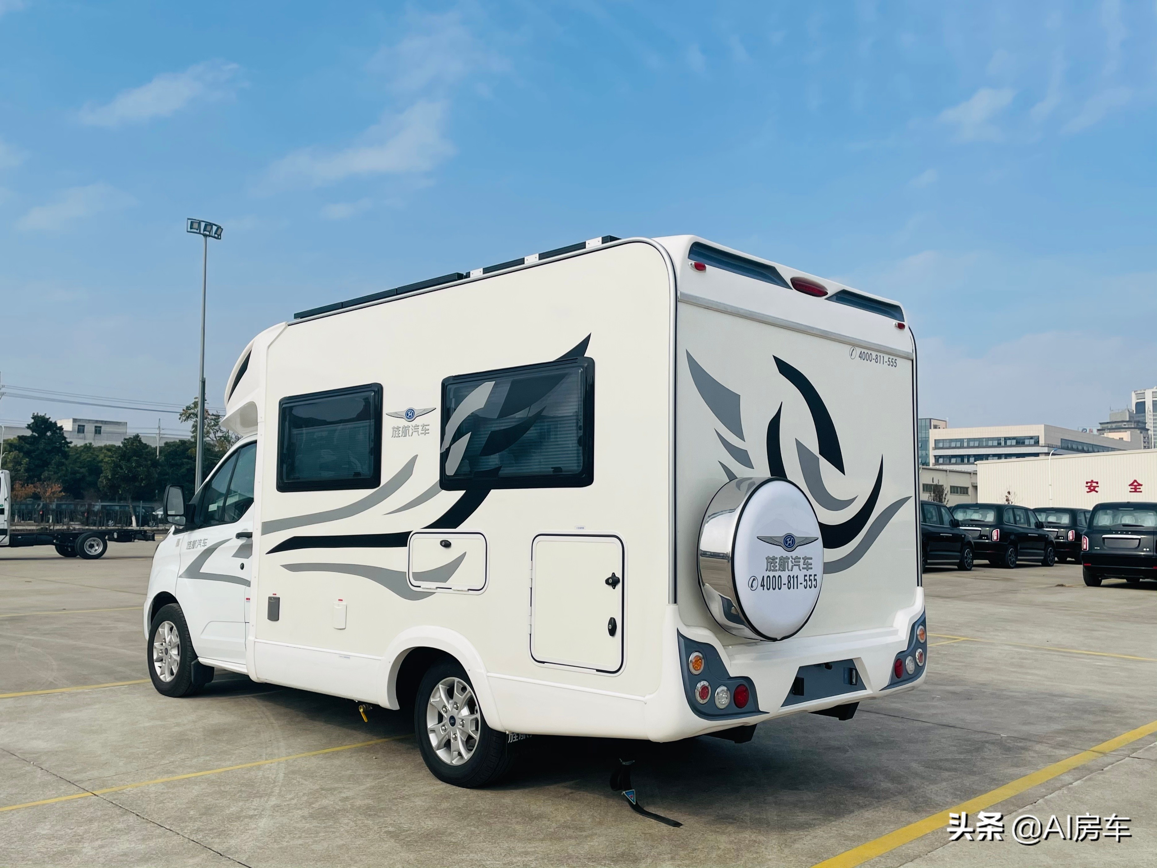 旅行不用住旅店?顶级福特房车实拍,2.0t自动挡,上班通勤也可以