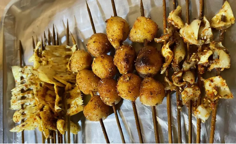 嗟呼，大哉烧烤！如果只能选择一种最爱的食物，那会毫不犹豫选择它——小串大块总相宜