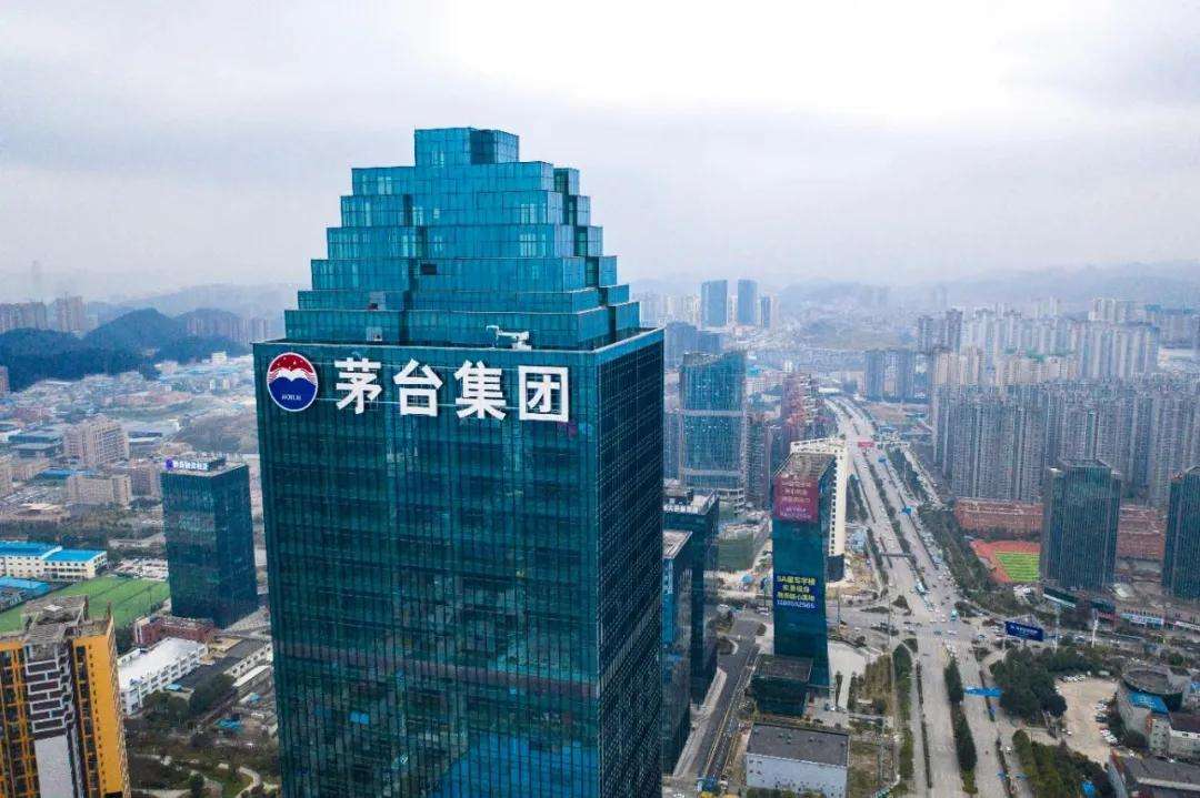 贵州神童13岁考上985,茅台承诺资助4年费用,为何仅1年就停了?