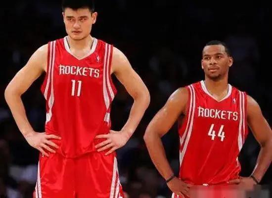 为什么海爷能立足nba(他是姚明身边的带刀侍卫，最强一季场均8分8板化身八贤王)