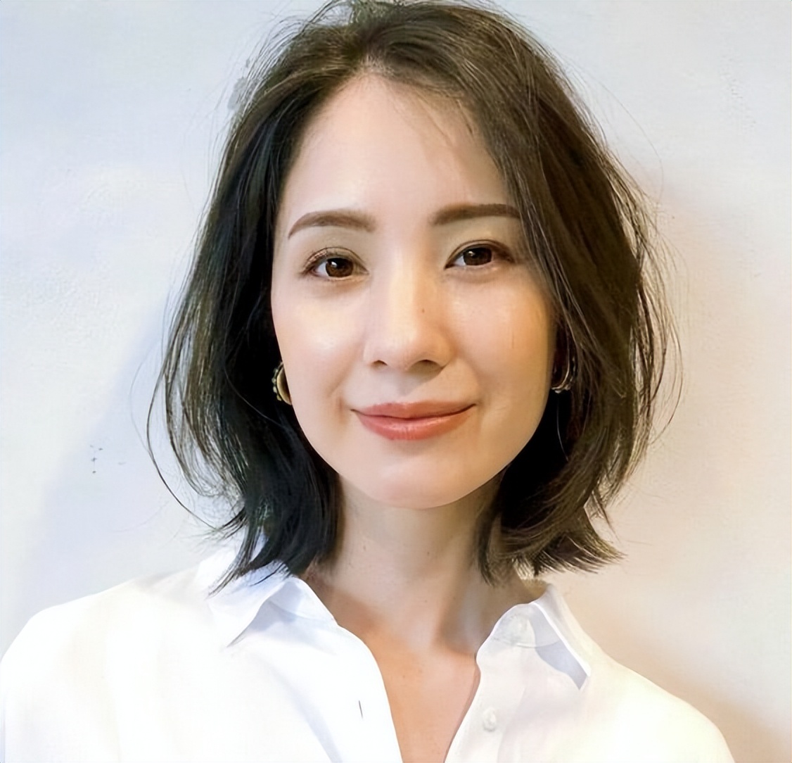 女人到了中年不能“秃顶”，看张钧甯、杨幂，影响颜值还显年龄