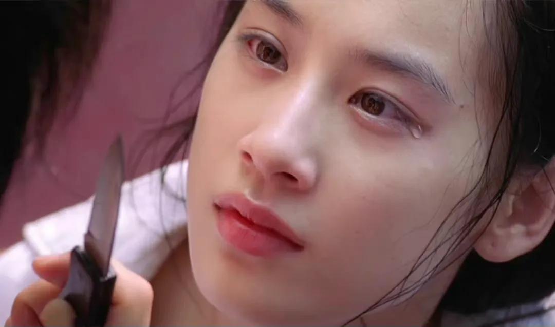 看了她们，才知道什么叫“自带清纯校花脸”，有些气质真是天生的