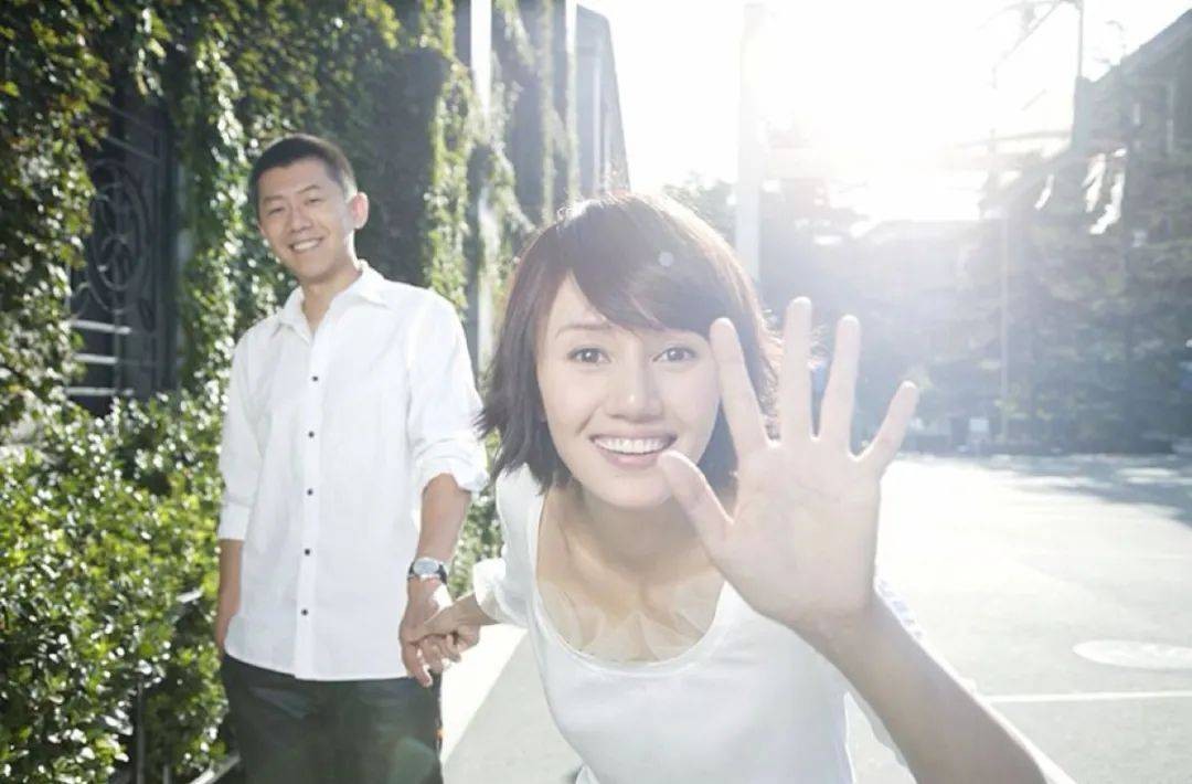 夏雨：与离异父母有隔阂，与高圆圆传绯闻，娶到袁泉三生有幸