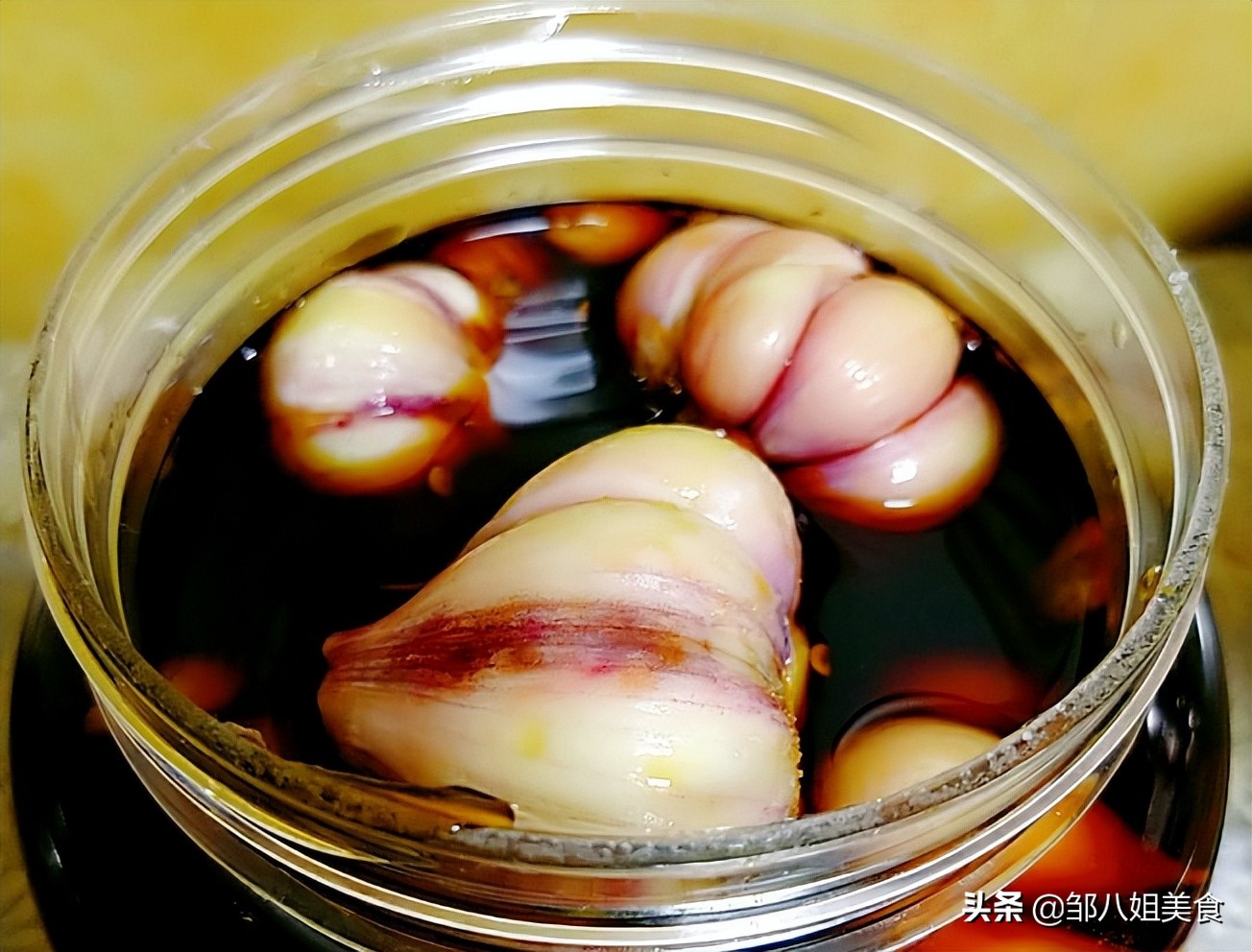糖蒜的做法（教你小诀窍做酸甜脆爽的糖蒜）