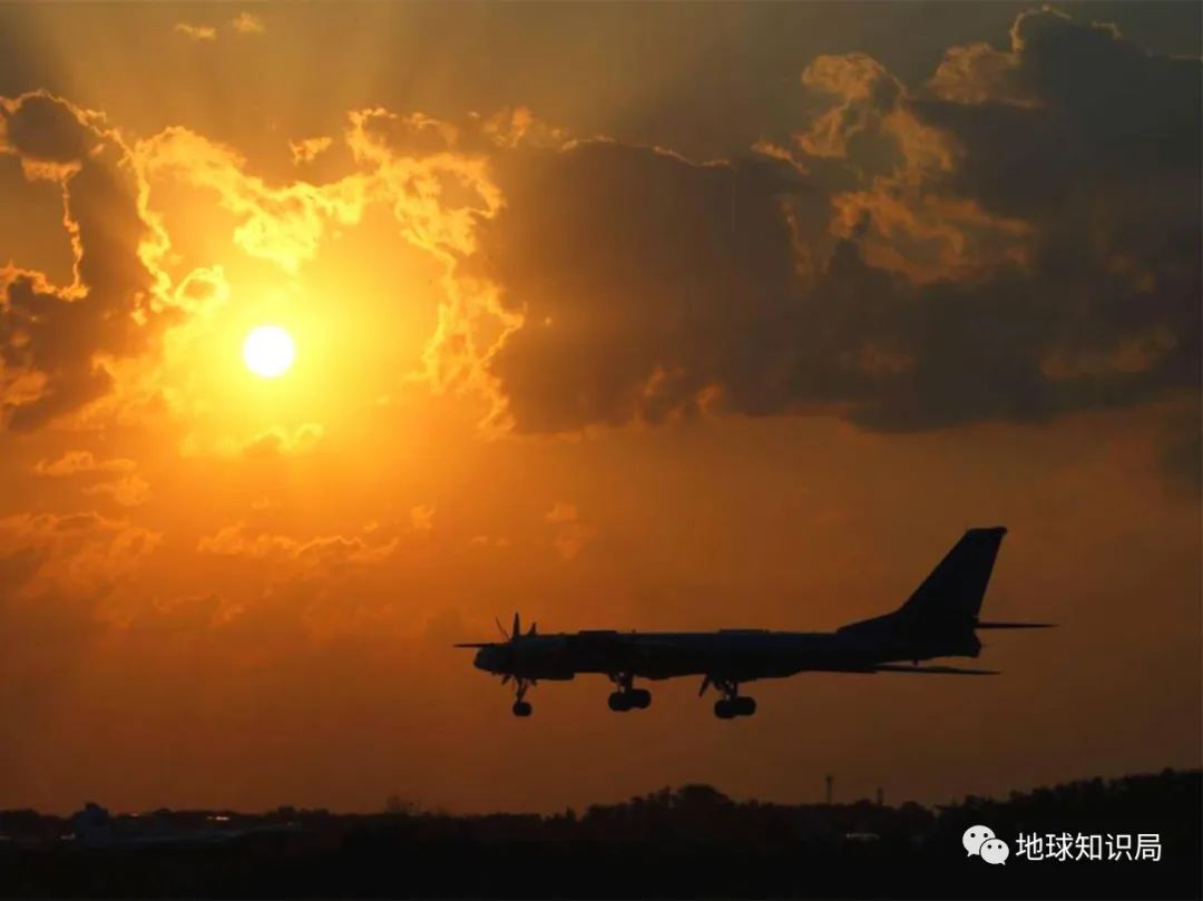 飞机在高空中解体后人会怎么样(苏联空天帝国，轰然倒塌｜地球知识局)