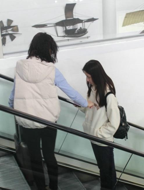 “面如观音”陈都灵：当年美过奶茶妹妹，演技尴尬却频频合作顶流