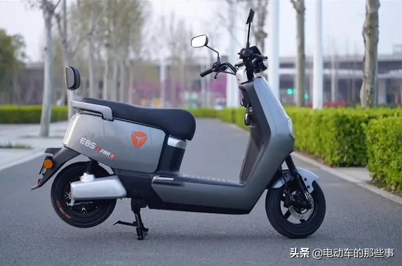 第3款:雅迪冠能二代e8s