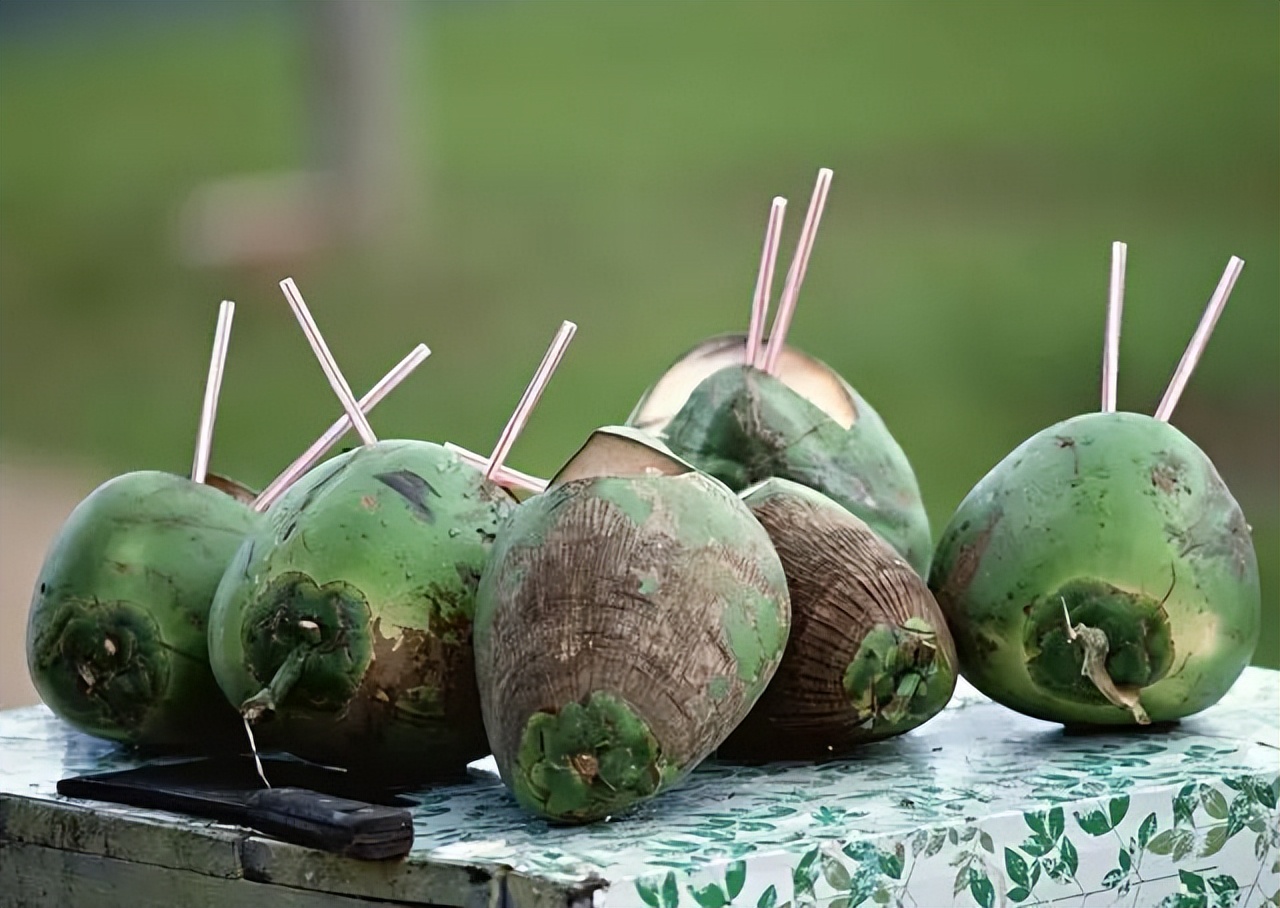 椰汁子与人体血浆一样，可以直接输入血管？这种说法是谣言吗？