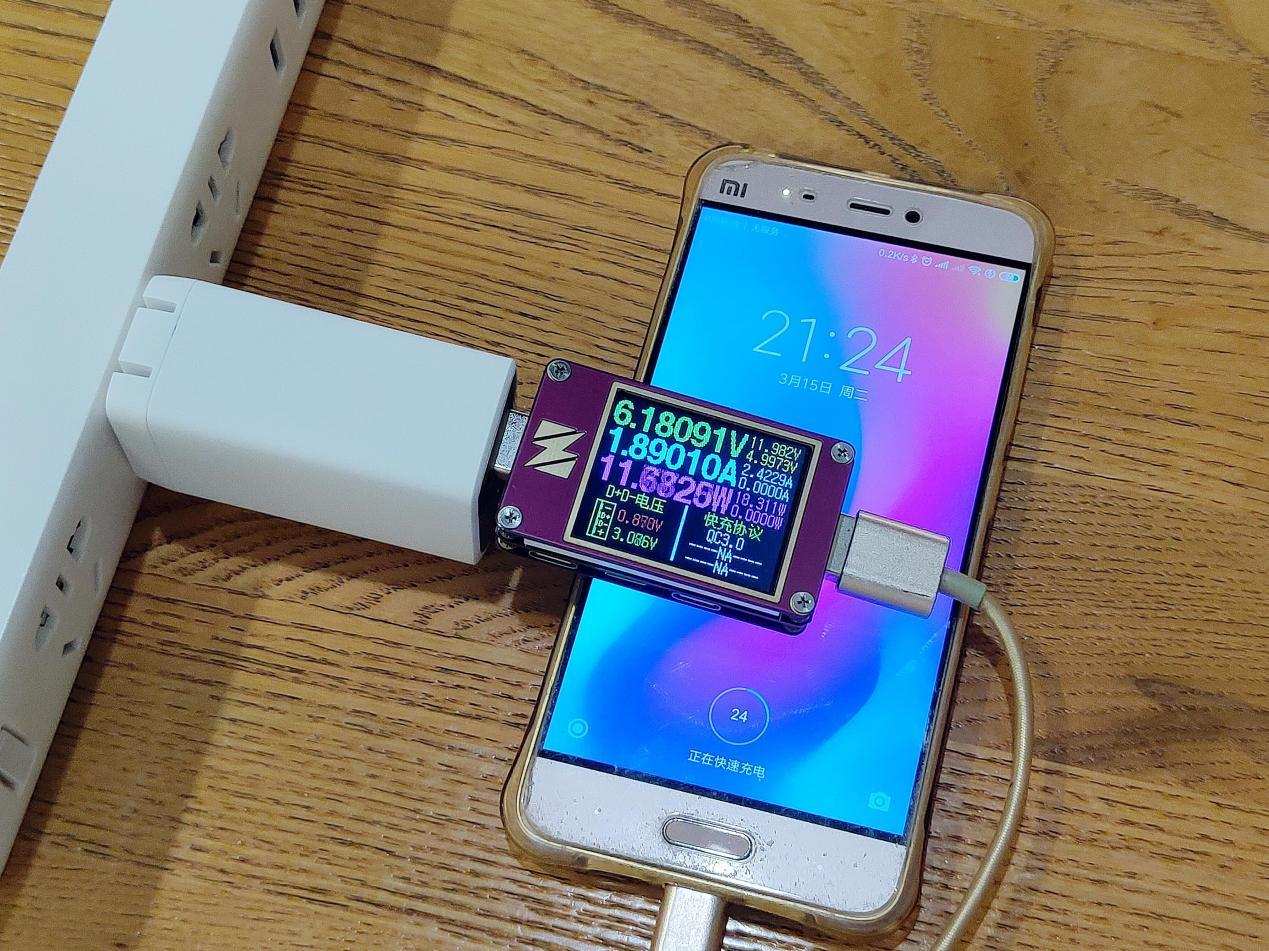 比原装充电器单口强，Anker 65W三口超能充上手体验