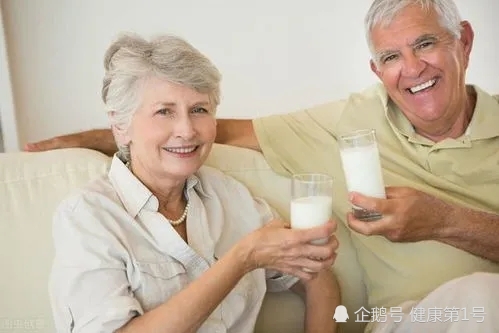 老年人喝牛奶真的好吗？为什么我就不能喝牛奶？