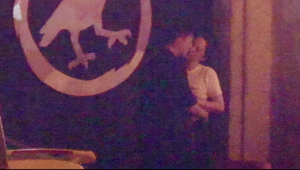 董璇：原来爱情甜蜜，无奈劳燕分飞！不回望，现在新恋情正酣