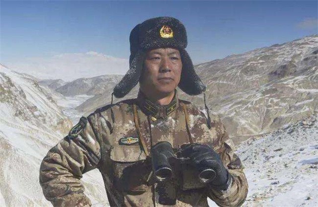 英雄团长祁发宝近况：头颅模型有明显缺损，额角伤疤明显令人痛惜