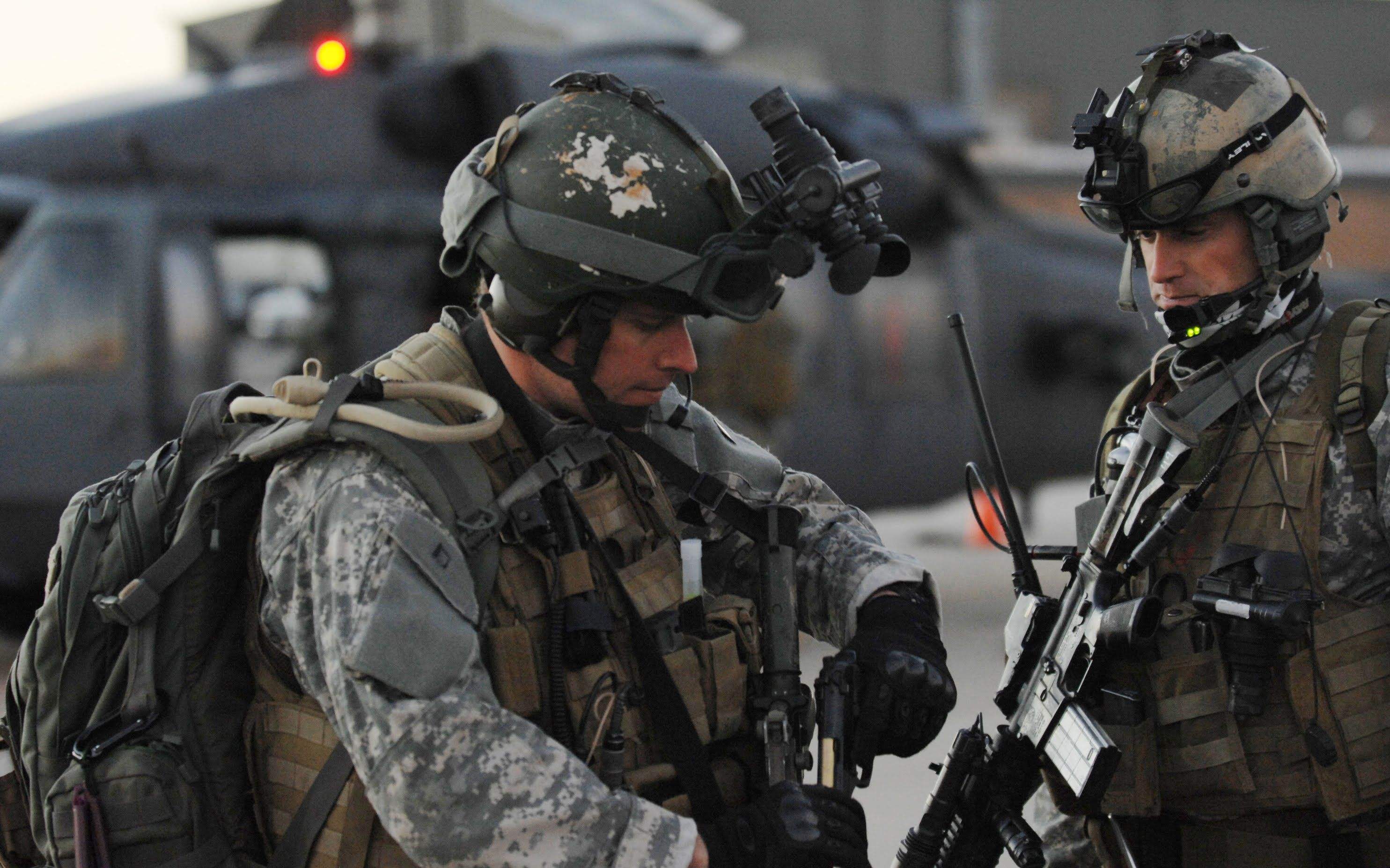 �����Ҿ��棺���������4�����ף�ս���������ǲ�Զ��