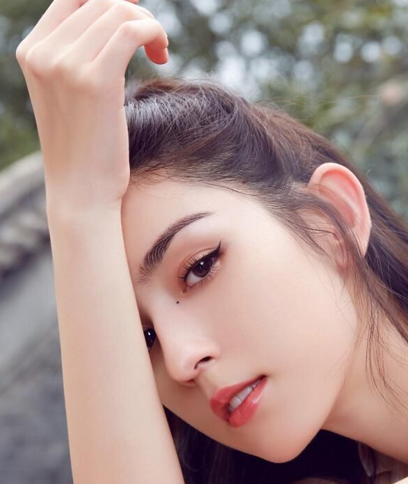 初见惊艳不已，再见颜值成谜